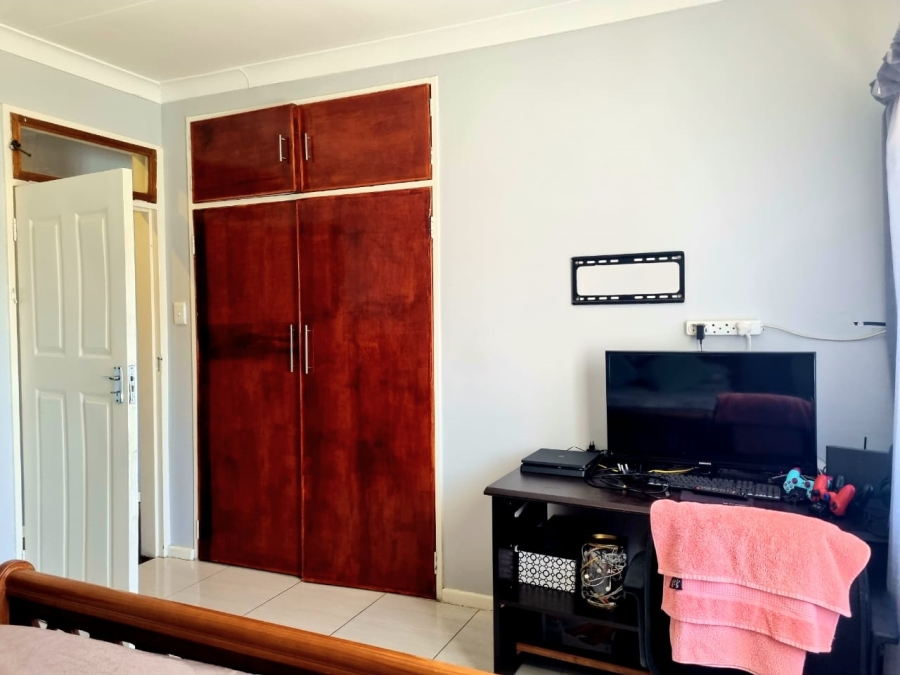 3 Bedroom Property for Sale in Verwoerdpark Northern Cape